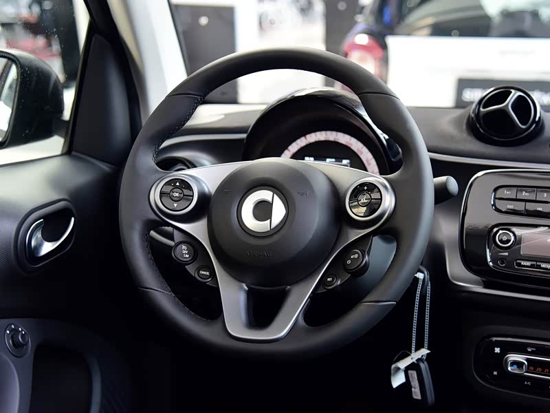 【图解图片_重庆仁孚奔驰全业务中心smart fortwo图片】-汽车之家