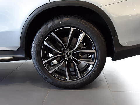 2021�� GLC 300 L 4MATIC ������