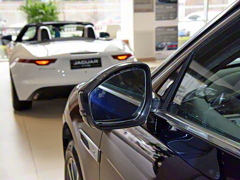 2021�� 250PS R-Dynamic S