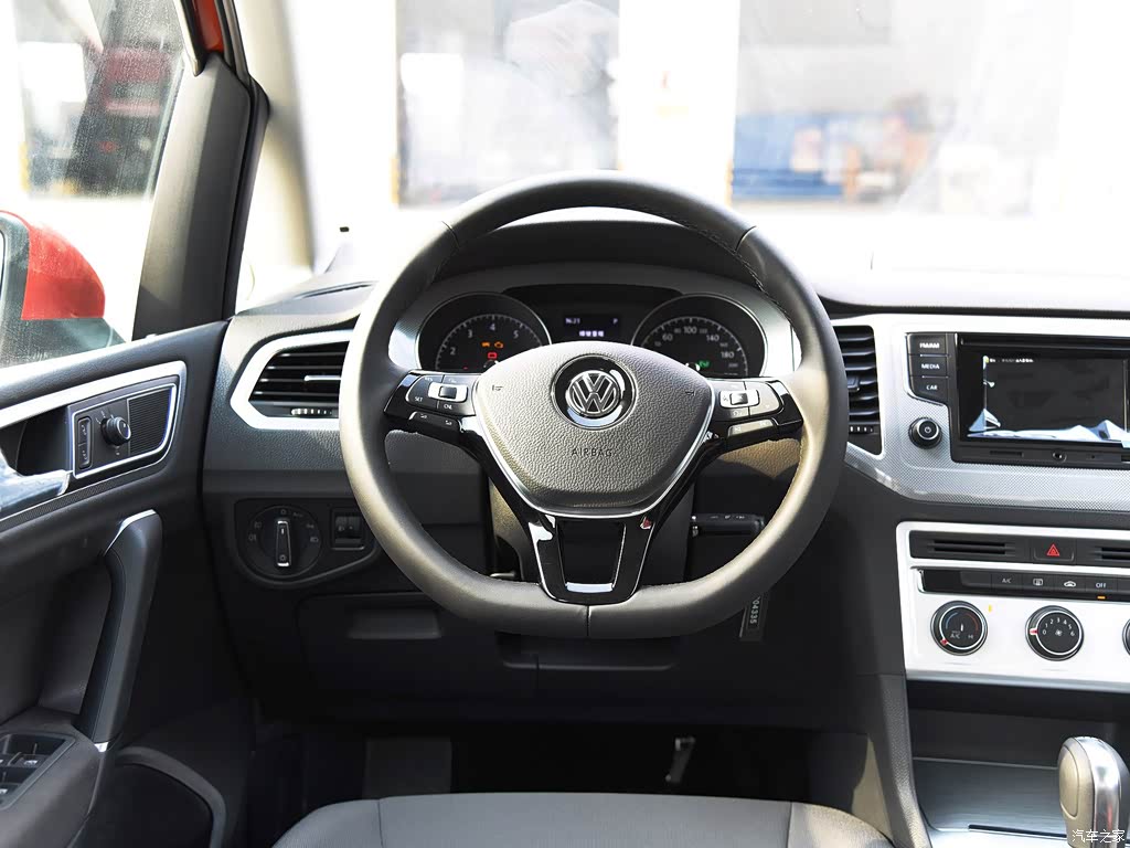一汽-大众 高尔夫·嘉旅 2016款 230tsi 自动进取型