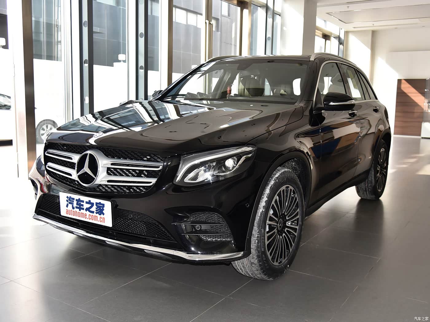 汽车之家>汽车图片>奔驰>奔驰glc>2018款glc2604matic动感型> 当前