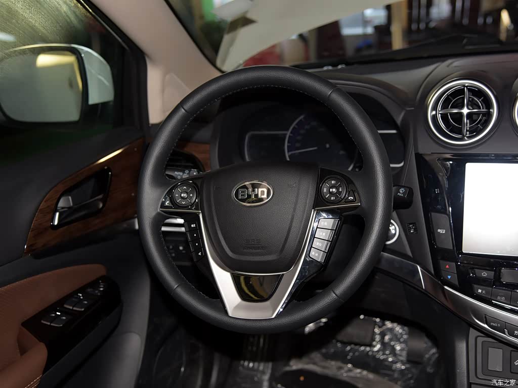 比亚迪 比亚迪s7 2015款 2.0t 自动尊贵plus型