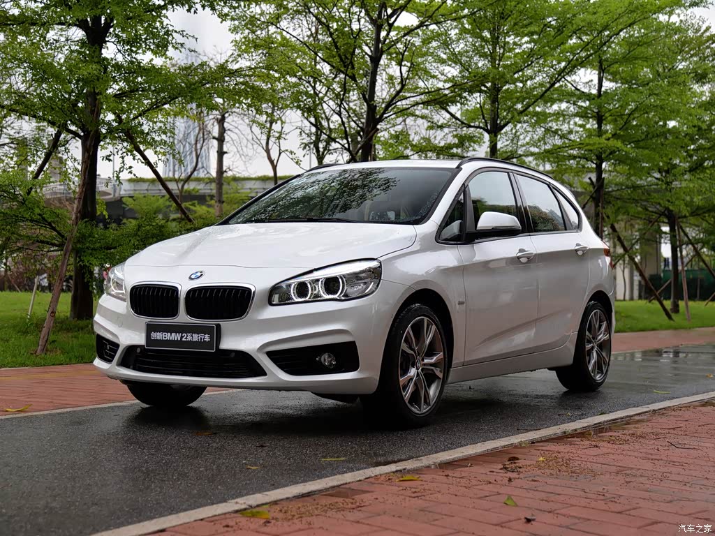 厦门中宝:宝马2系旅行车现优惠6.14万
