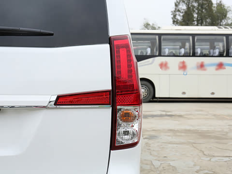 2021�� 2.0L �ֶ������� 7��