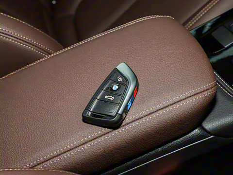 2021�� 120i M�˶���ҹ��