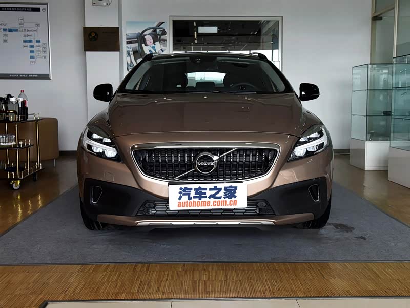 沃尔沃(进口) 沃尔沃v40 2017款 cross country 1.5t t3 智雅版