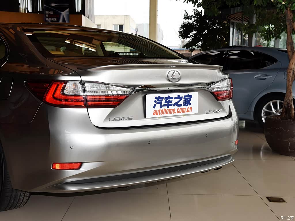 雷克萨斯 雷克萨斯es 2015款 200 舒适版