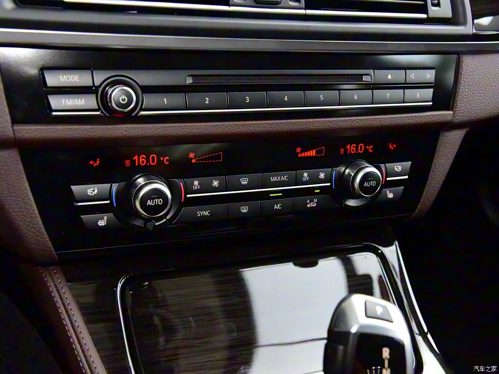 华晨宝马 宝马5系 2017款 528li xdrive豪华设计套装 中控方向盘 已经