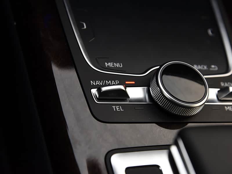 奥迪(进口) 奥迪q7 2016款 45 tfsi s line运动型