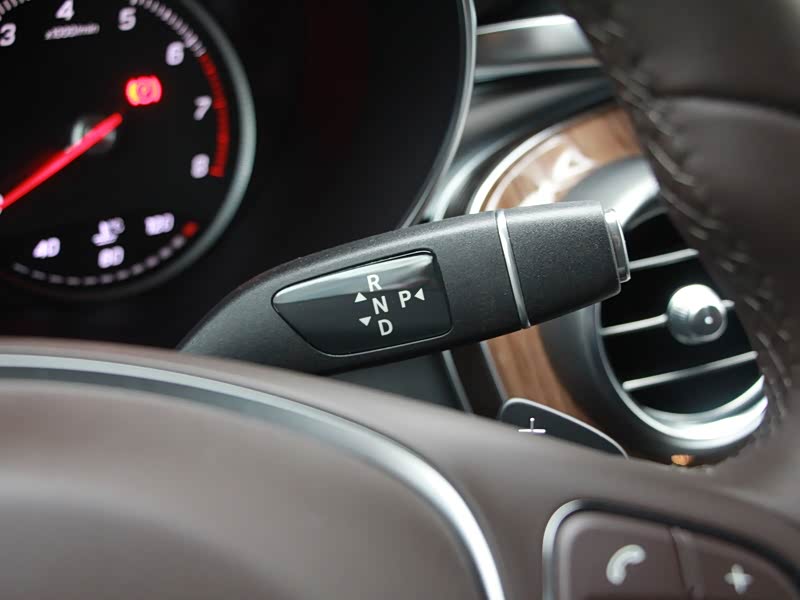 奔驰(进口) 奔驰glc(进口) 2017款 glc 260 4matic 轿跑suv