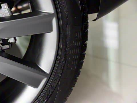 2017�� P380 R-DYNAMIC SE