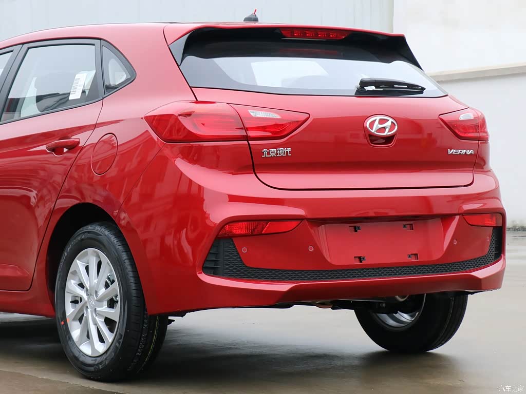 北京现代 悦纳rv 2017款 1.4l 自动炫酷版gls