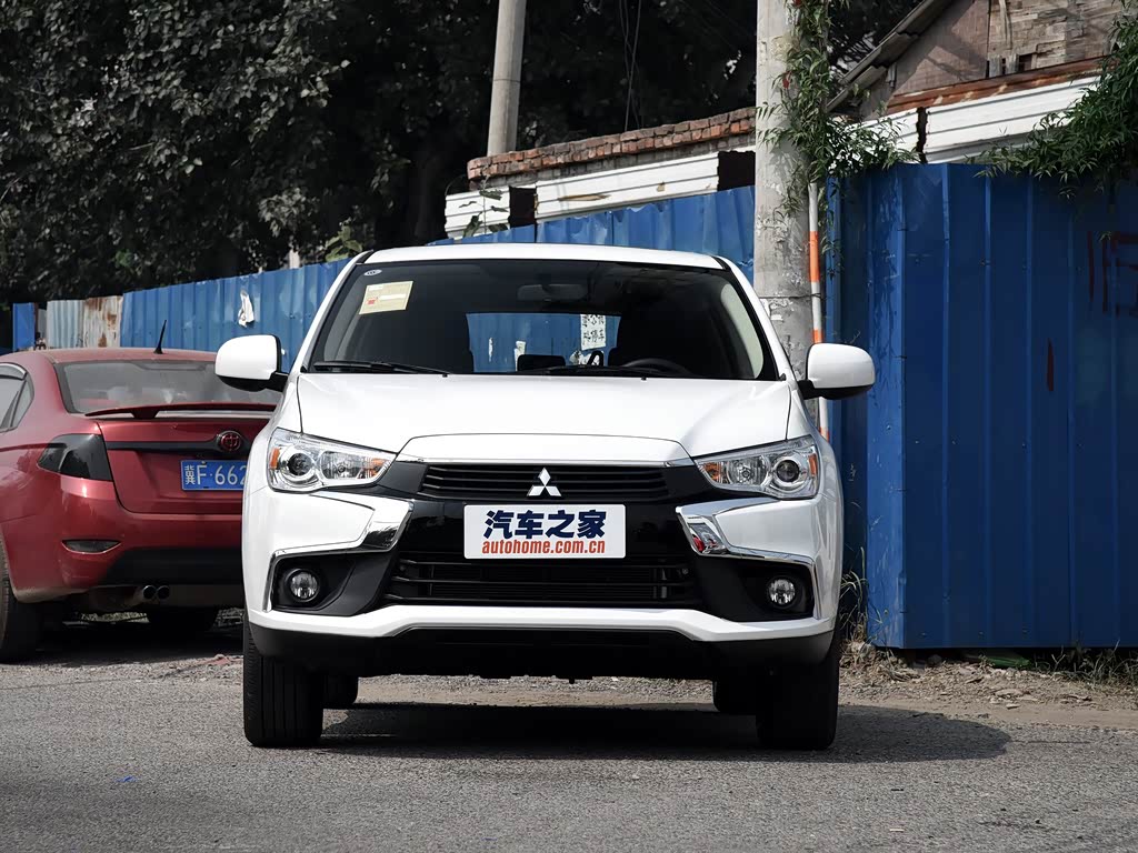 Mitsubishi Space Star II Рестайлинг, Хэтчбек 5 дв.: фото поколения