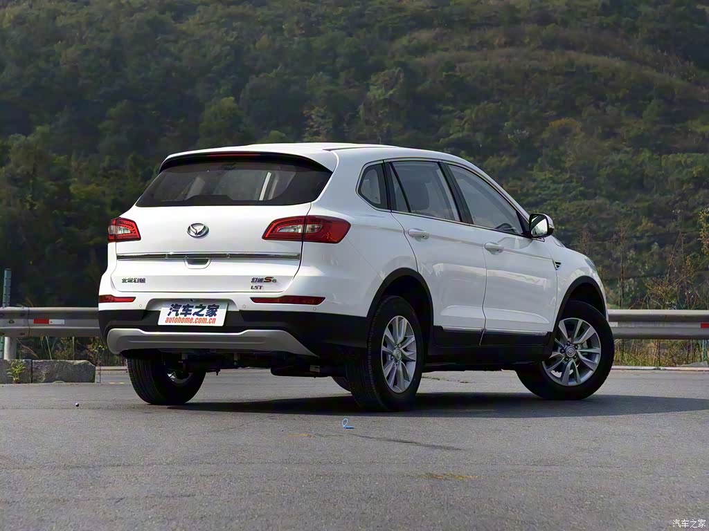 北汽银翔 幻速s6 2016款 1.5t 手动领先型