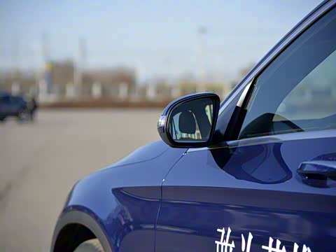 2016�� GLC 260 4MATIC ������