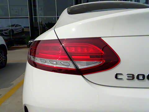 2017�� �Ŀ� C 300 ���ܰ�