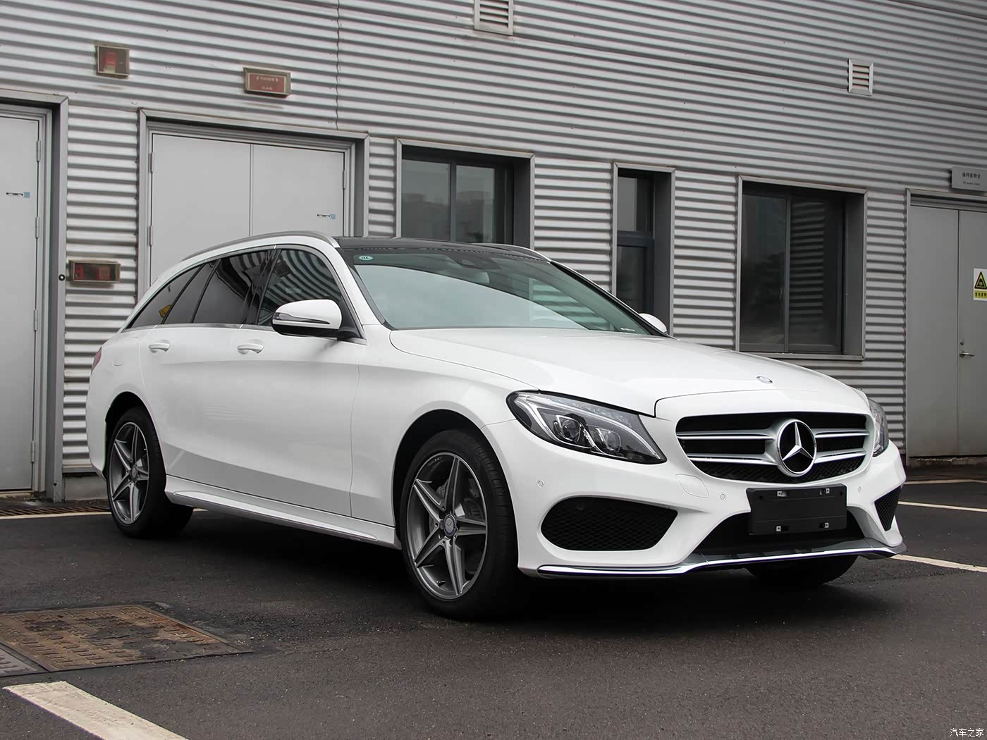汽车之家>汽车图片>奔驰>奔驰c级(进口)>2017款c2004matic旅行轿车>