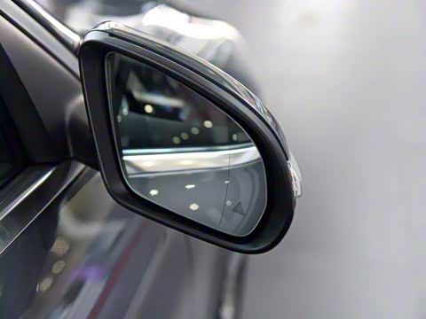 2016�� GLC 260 4MATIC ������