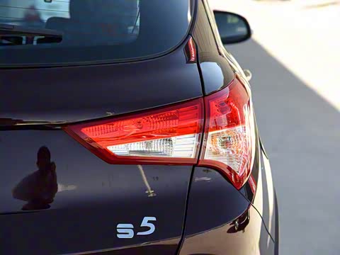 2017�� ǿ������ 1.6L �ֶ�������