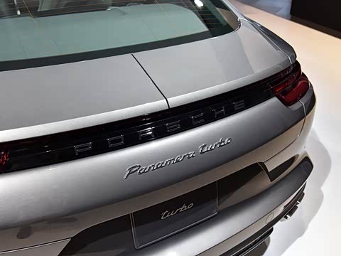 2017�� Panamera Turbo �����ӳ��� 4.0T