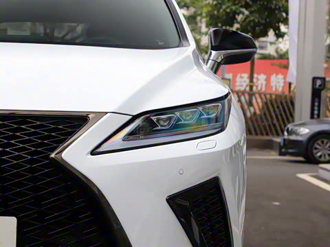 2020�� �Ŀ� 300 ����F SPORT