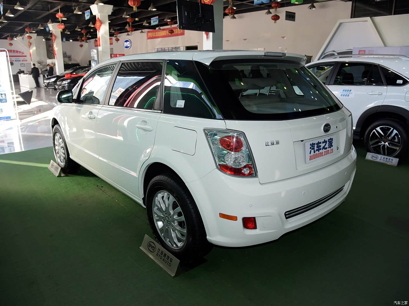 比亚迪e6 2016款 400 精英版 3200446图片_比亚迪_汽车图库_汽车之家