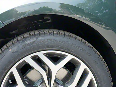 2021�� ����L 249PS R-Dynamic First edition �׷���