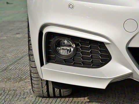 2018�� 225i M�˶���