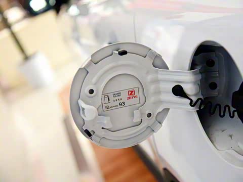 2015�� 1.5T �ֶ���Ӣ�� ��V