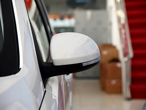 2015�� 1.5T �ֶ���Ӣ�� ��V