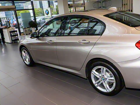 2021�� 120i M�˶���ҹ��