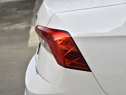 2020�� 1.5L �ֶ����ʰ�