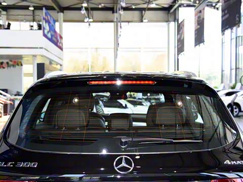 2018�� �Ŀ� GLC 300 4MATIC ������