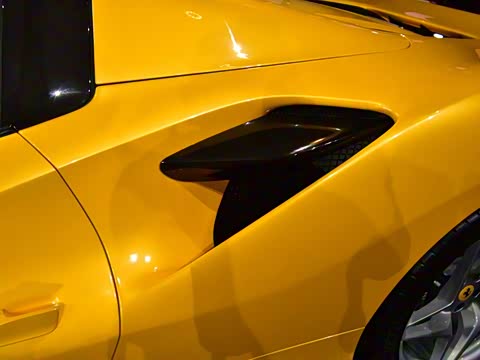 2020�� Spider 3.9T V8