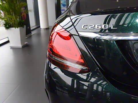 2020�� �Ŀ� C 260 L �˶���