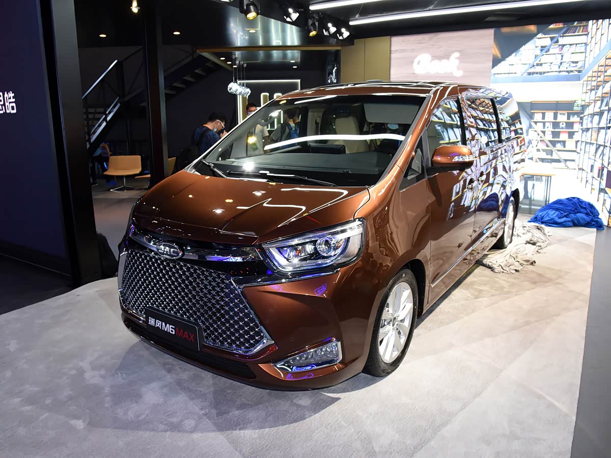 JAC M6