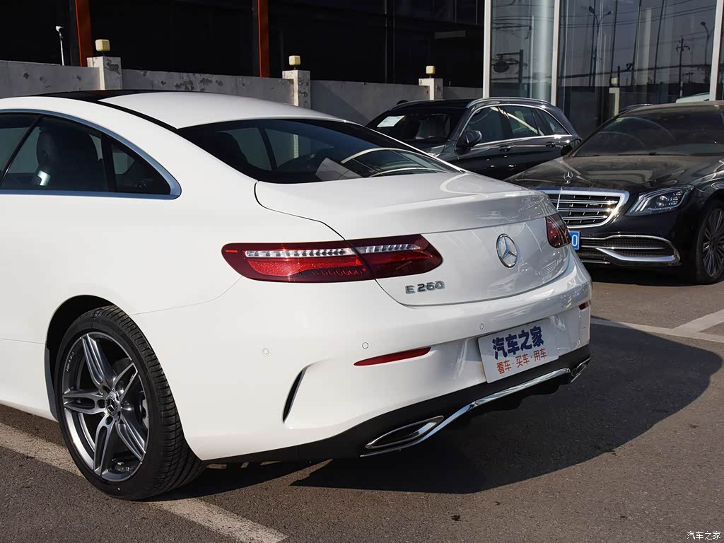 汽车之家>汽车图片>奔驰>奔驰e级(进口)>2020款e260轿跑车>外观颜色