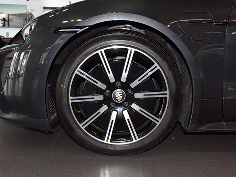 2019�� Taycan 4S