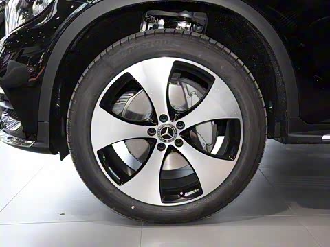 2018�� �Ŀ� GLC 300 4MATIC ������