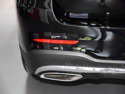 2018�� �Ŀ� GLC 300 4MATIC ������