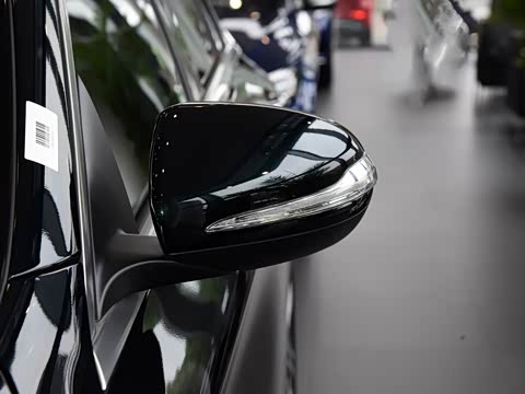 2020�� �Ŀ� C 260 L �˶���