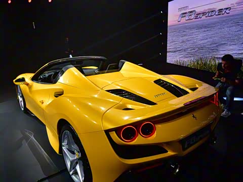 2020�� Spider 3.9T V8