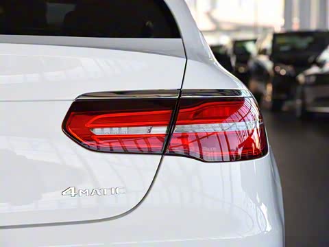 2019�� GLC 300 4MATIC ����SUV