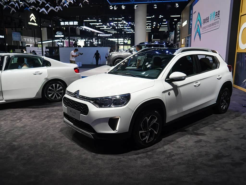 Citroen C3 III Рестайлинг, Хэтчбек 5 дв.: фото поколения