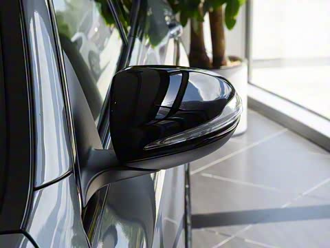 2020�� �Ŀ� C 260 �˶���