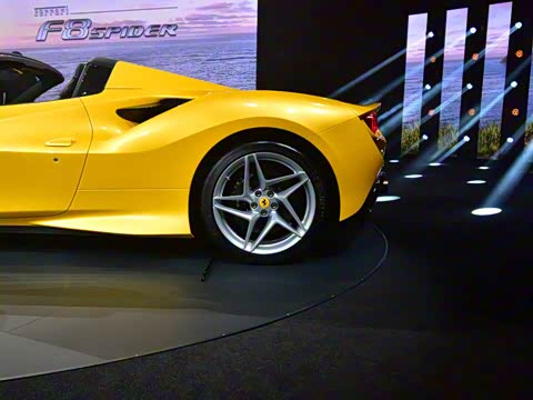 2020�� Spider 3.9T V8