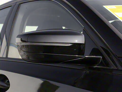 2021�� �Ŀ� 325i M�˶���ҹ��װ