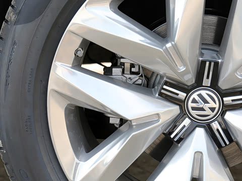 2020�� �Ŀ� 530 V6 ��������콢��