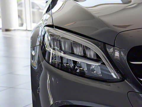 2020�� �Ŀ� C 260 �˶���