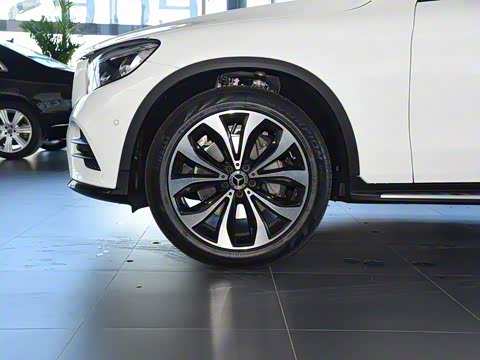 2019�� GLC 300 4MATIC ����SUV